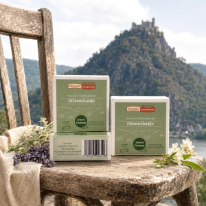 Drei in Pappschachtel verpackte, handgemachte Olivenölseife Lemon verbena